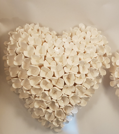 Medium hydrangea heart white